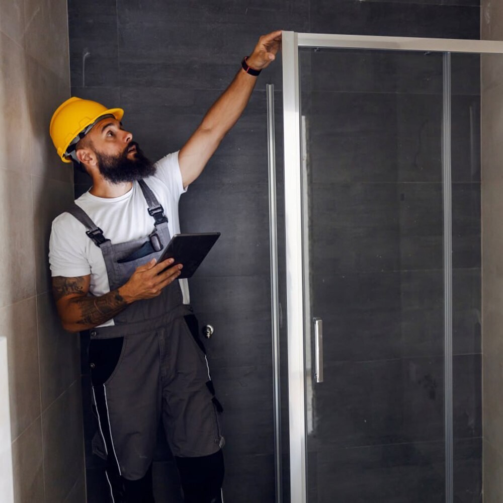 Установка каркасного душевого уголка шириной до 150 см.
Установка каркасного душевого уголка шириной до 150 см.