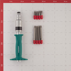 Отвертка ударная с 8 сменными битами Jonnesway (AG010139) - фото 4