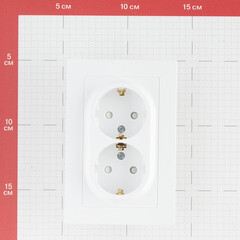 Розетка Systeme Electric AtlasDesign встраиваемая белая со шторками (ATN000126) - фото 2