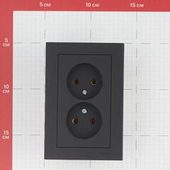 Розетка Systeme Electric AtlasDesign встраиваемая карбон (ATN001020) - фото 2