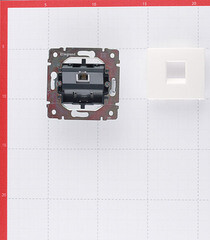 Розетка телефонная Legrand Valena встраиваемая белая RJ11 (694274) - фото 2