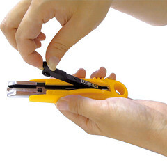 Нож строительный Olfa 18 мм с трапециевидным выдвижным лезвием двухкомпонентный корпус с возвратной пружиной - фото 4