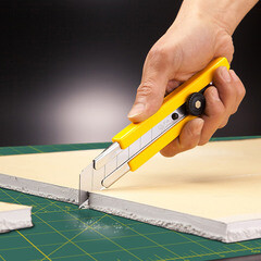 Нож строительный Olfa 25 мм с ломающимся лезвием двухкомпонентный корпус с резиновыми накладками - фото 4