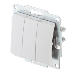 Выключатель Lezard Karina трехклавишный встраиваемый белый (707-0288-109) - фото 3