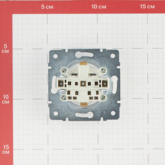 Розетка Lezard Karina встраиваемая жемчужно-белая с крышкой (707-3088-123B) - фото 2