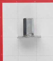 Пластина опорная оцинкованная 60х60х2 мм с гайкой М16 - фото 3