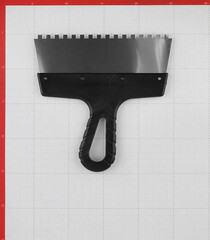 Шпатель зубчатый 200х6 мм с пластиковой ручкой (109445) - фото 2