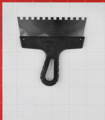 Шпатель зубчатый 200х8 мм с пластиковой ручкой (109446) - фото 2