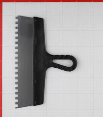 Шпатель зубчатый 300х8 мм с пластиковой ручкой (131153) - фото 2