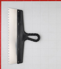 Шпатель зубчатый 350х8 мм с пластиковой ручкой (131156) - фото 2