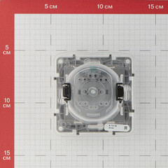 Розетка Legrand Etika встраиваемая белая со шторками с крышкой (672232) - фото 3