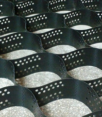 Георешетка с перфорацией 3х6,2 м ячейка 210x210x100 мм (18,6 кв.м) - фото 2