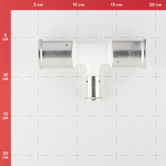 Тройник Henco (10PKW-321632) 32(пресс) х 16(пресс) х 32(пресс) белый PVDF - фото 2