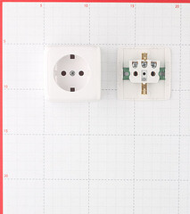 Розетка Hegel Alfa накладная белая с изолирующей пластиной (РА16-113) - фото 4