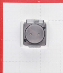 Розетка Hegel Alfa накладная белая со шторками с крышкой (РА16-202) - фото 3