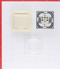 Розетка Hegel Master встраиваемая слоновая кость с крышкой (РС16-511-01) - фото 4