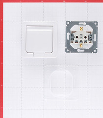 Розетка Hegel Master встраиваемая белая с крышкой (РС16-511) - фото 3