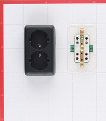 Розетка Hegel Alfa накладная черная с изолирующей пластиной (РА16-153-08) - фото 3