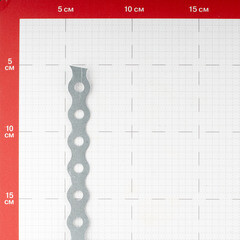 Лента крепежная перфорированная волнистая 17х0,5 мм 25 м - фото 3