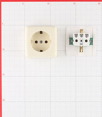 Розетка Hegel Alfa накладная слоновая кость с изолирующей пластиной (РА16-113-01) - фото 3