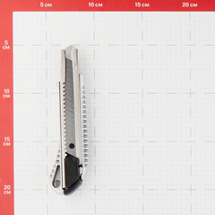 Нож строительный Вихрь 18 мм с ломающимся лезвием металлический корпус с автофиксатором - фото 3