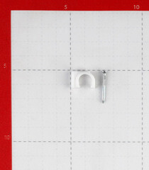 Скобы для крепления кабеля круглые Rexant 10 мм полиэтиленовые белые (50 шт.) (07-4010) - фото 6