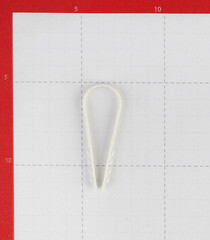 Дюбель-хомут для круглого кабеля Tech-Krep 19-25 мм белый (100 шт.) - фото 2