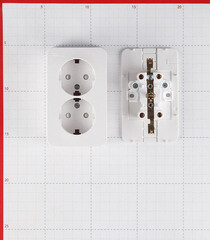 Розетка Systeme Electric Blanca накладная белая со шторками (BLNRA011211) - фото 4