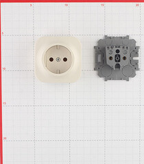 Розетка Legrand Quteo накладная слоновая кость (782240) - фото 2