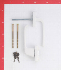 Ручка для балконной двери белая металл двухсторонняя с замком - фото 2