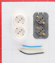 Розетка Legrand Quteo накладная белая (782233) - фото 3