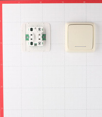 Выключатель Hegel Alfa одноклавишный накладной слоновая кость с подсветкой (ВА10-114-01) - фото 5