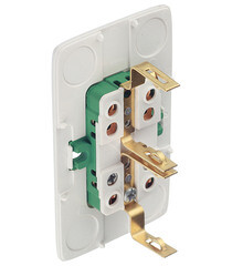 Розетка Hegel Alfa накладная белая тонкая со шторками (РА16-184) - фото 2