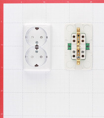 Розетка Hegel Alfa накладная белая тонкая со шторками (РА16-184) - фото 4