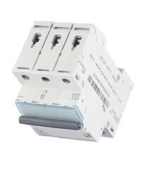 Автоматический выключатель модульный Legrand TX3 3P 20А тип C 6 кА 400 В (404057) - фото 3