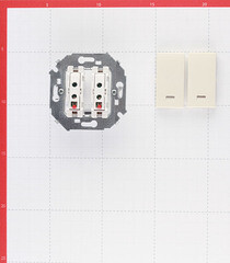 Выключатель Simon 15 двухклавишный встраиваемый слоновая кость с подсветкой (1591392-031) - фото 6