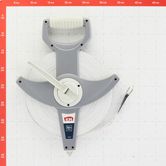 Рулетка КМ ручная 3-кратное ускорение намотки 100 м x 13 мм - фото 2