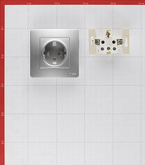 Розетка Systeme Electric Blanca встраиваемая алюминий со шторками (BLNRS001113) - фото 5