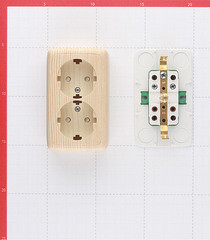 Розетка Hegel Alfa накладная сосна со шторками (РА16-154-02) - фото 3