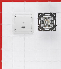 Переключатель Makel Mimoza одноклавишный встраиваемый белый с подсветкой (12025) - фото 5