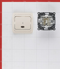 Переключатель Makel Mimoza одноклавишный встраиваемый бежевый с подсветкой (25025) - фото 2