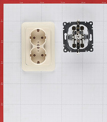 Розетка Makel Mimoza встраиваемая бежевая (25082) - фото 2