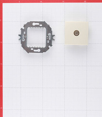 Розетка телевизионная Simon 15 встраиваемая слоновая кость (1591475-031) - фото 5