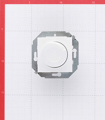 Диммер Simon 15 встраиваемый белый поворотно-нажимной (1591311-030) - фото 5