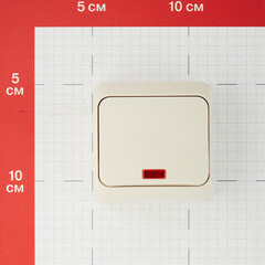 Выключатель Systeme Electric Этюд одноклавишный накладной кремовый с подсветкой (BA10-005K) - фото 3