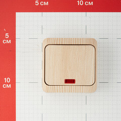 Выключатель Systeme Electric Этюд одноклавишный накладной сосна с подсветкой (BA10-005D) - фото 4