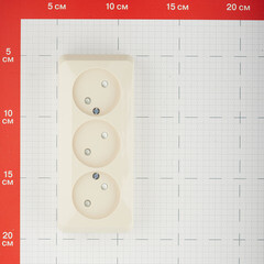 Розетка Systeme Electric Этюд накладная кремовая со шторками (PA16-010K) - фото 2