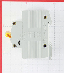 Автоматический выключатель модульный IEK Karat ВА 47-100 3P 100А тип C 10 кА 400 В (MVA40-3-100-C) - фото 2