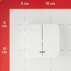Выключатель Systeme Electric Blanca двухклавишный накладной молочный с подсветкой (BLNVA105112) - фото 3