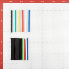 Трубка термоусадочная КВТ Колорит ТНТ нг 4/2 мм 100 мм 6 цветов (20 шт.) - фото 2